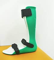 短下肢装具 緑×黒